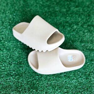 Sandalias adidas Yeezy "Bone" 2022, tallas 6/5